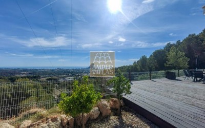 A beautiful, renovated villa with panoramic sea views.